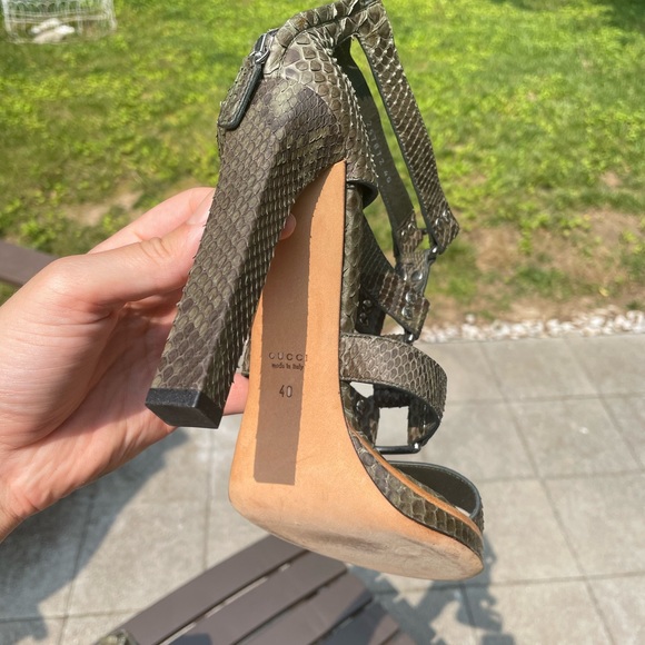 Vintage GUCCI reptile skin buckle heels - Picture 5 of 8